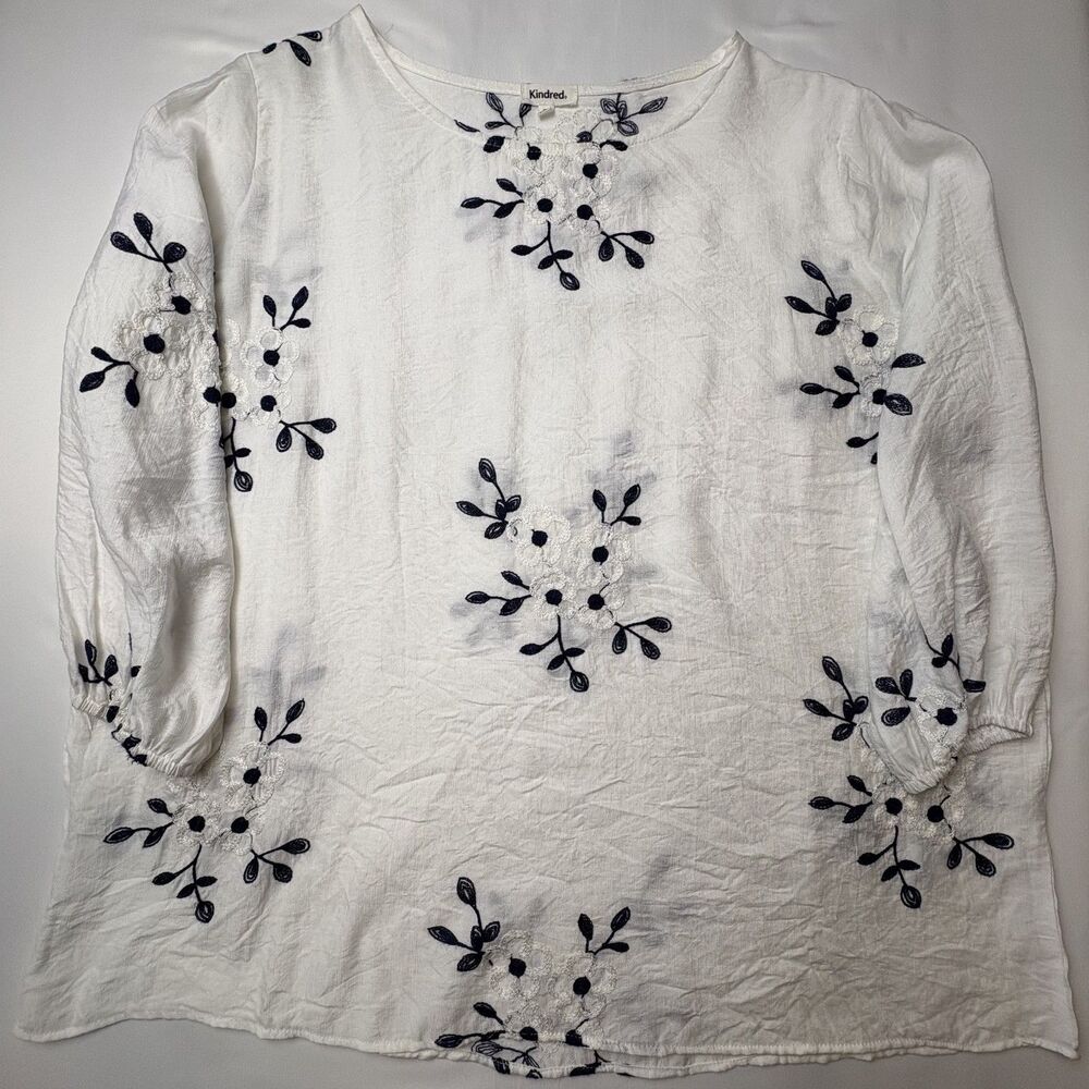 Kindred White Floral Embroidered Blouse Crochet Flowers Plus Size 1X